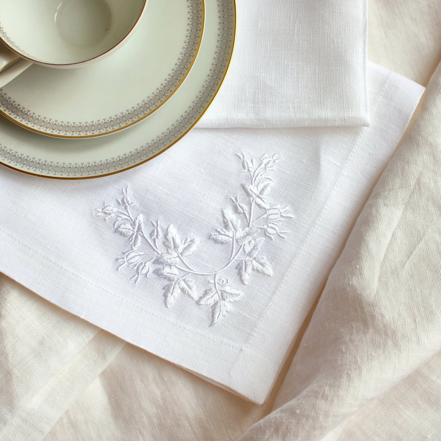 #003 | White Botanical Vine in Corner Flourish