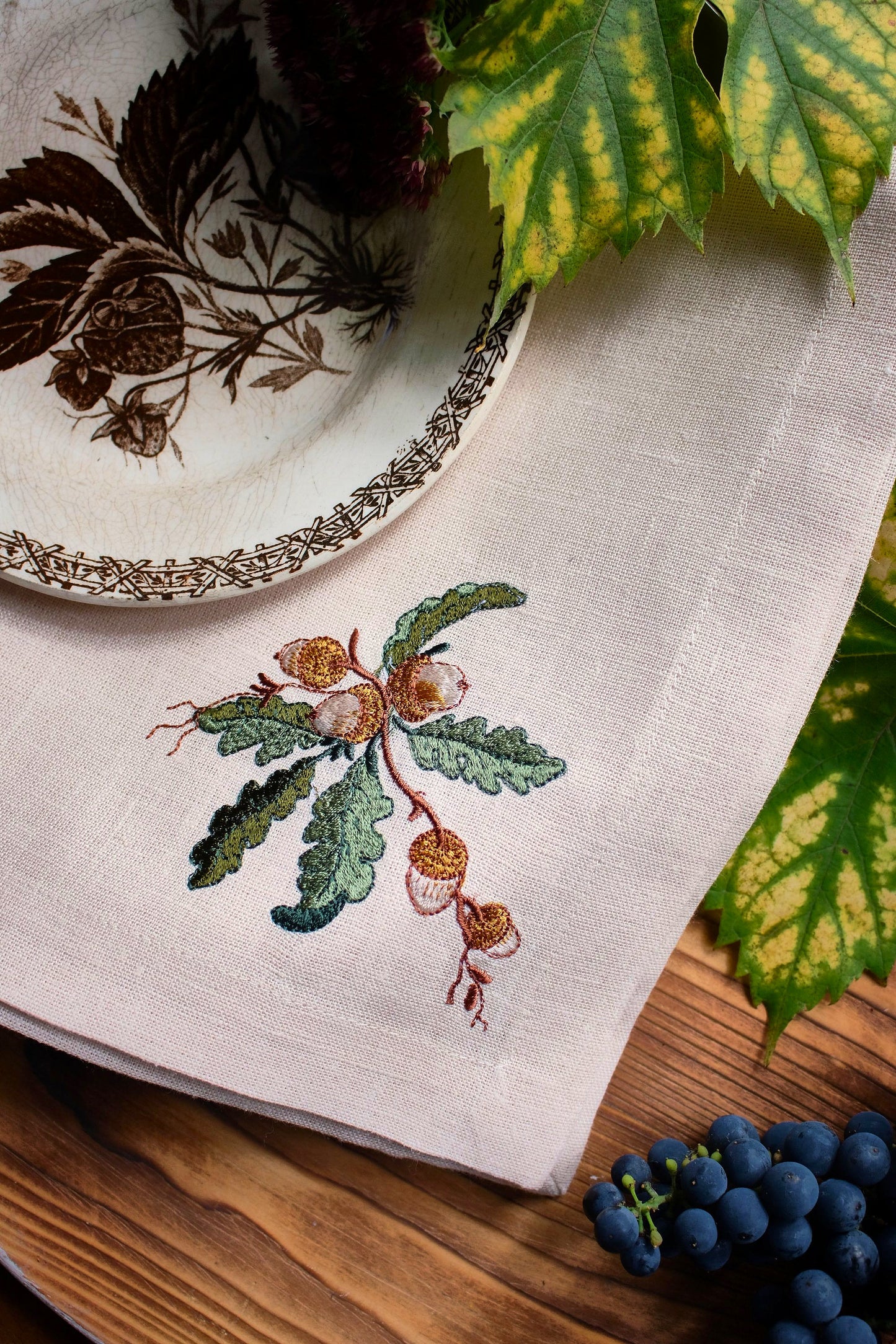 #012 | Oak Leaf and Acorn Autumn Sprig