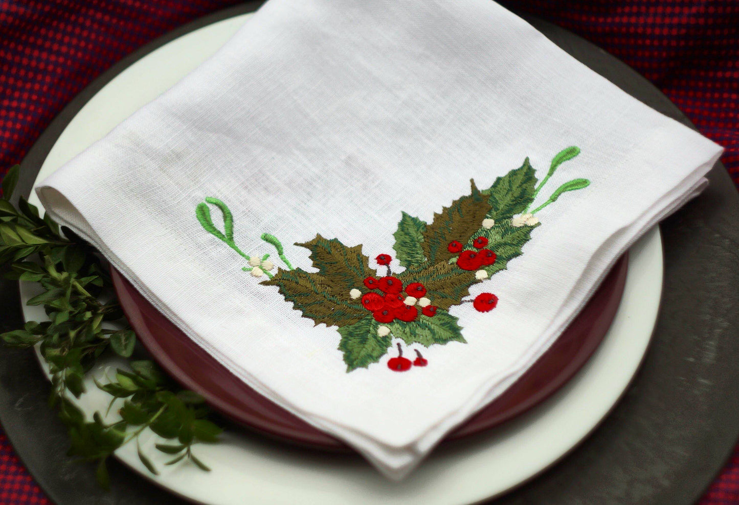 #046 | Classic Holly Cluster with Mistletoe Sprigs