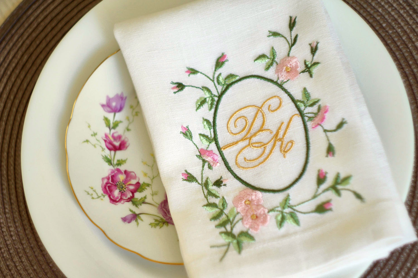 #101 | Oval Garland Frame with Pink Blossoms | Personalized