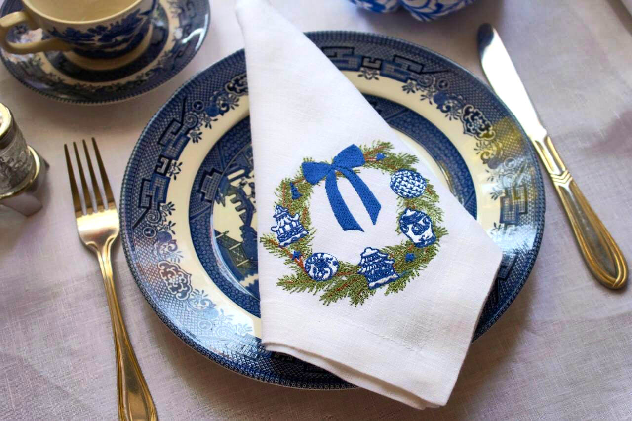 #087 | Blue Chinoiserie Garland with Holiday Bow