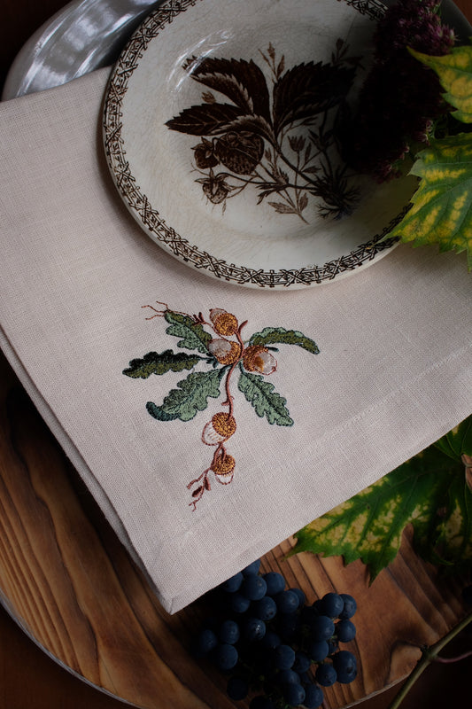 #012 | Thanksgiving Acorns | Linen napkins