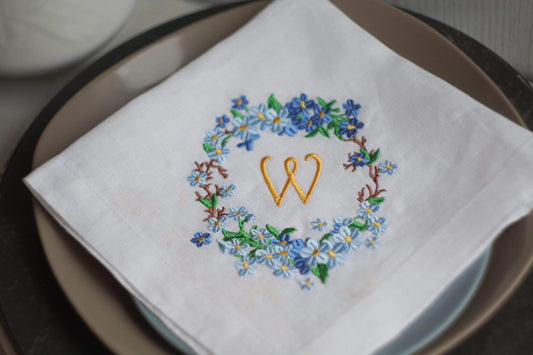 Embroidered Easter Cloth Napkins, Monogrammed Holiday napkins, personalise gift, table botanical decoration, linen Dinner Wedding napkins