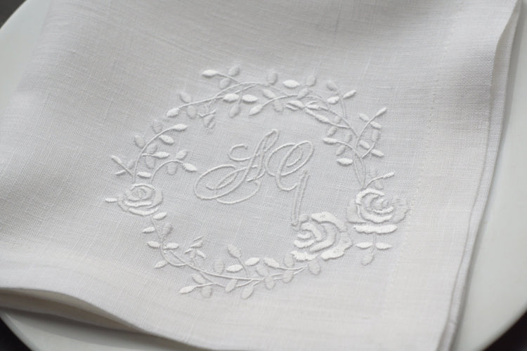 personalized name, white embroidered napkins, monogrammed napkins, birthday napkins, table decoration, Cloth Dinner Napkins, Wedding napkins