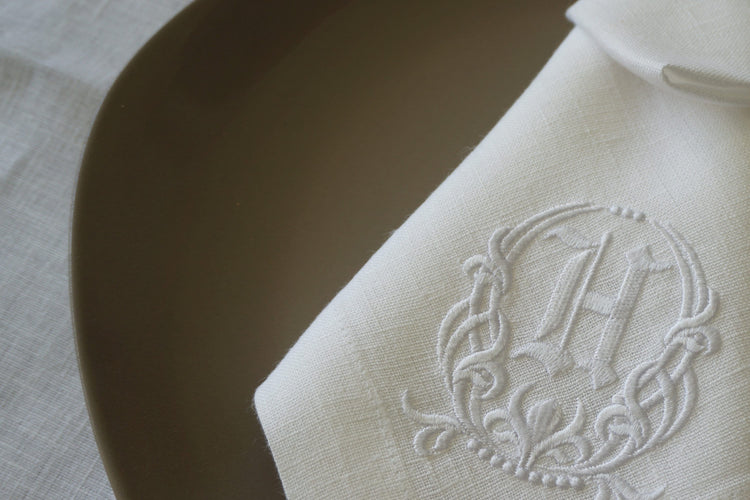 white personalized embroidery on a white napkin, monogrammed napkin, birthday napkin, table decoration, Cloth Dinner Napkin, Wedding napkins