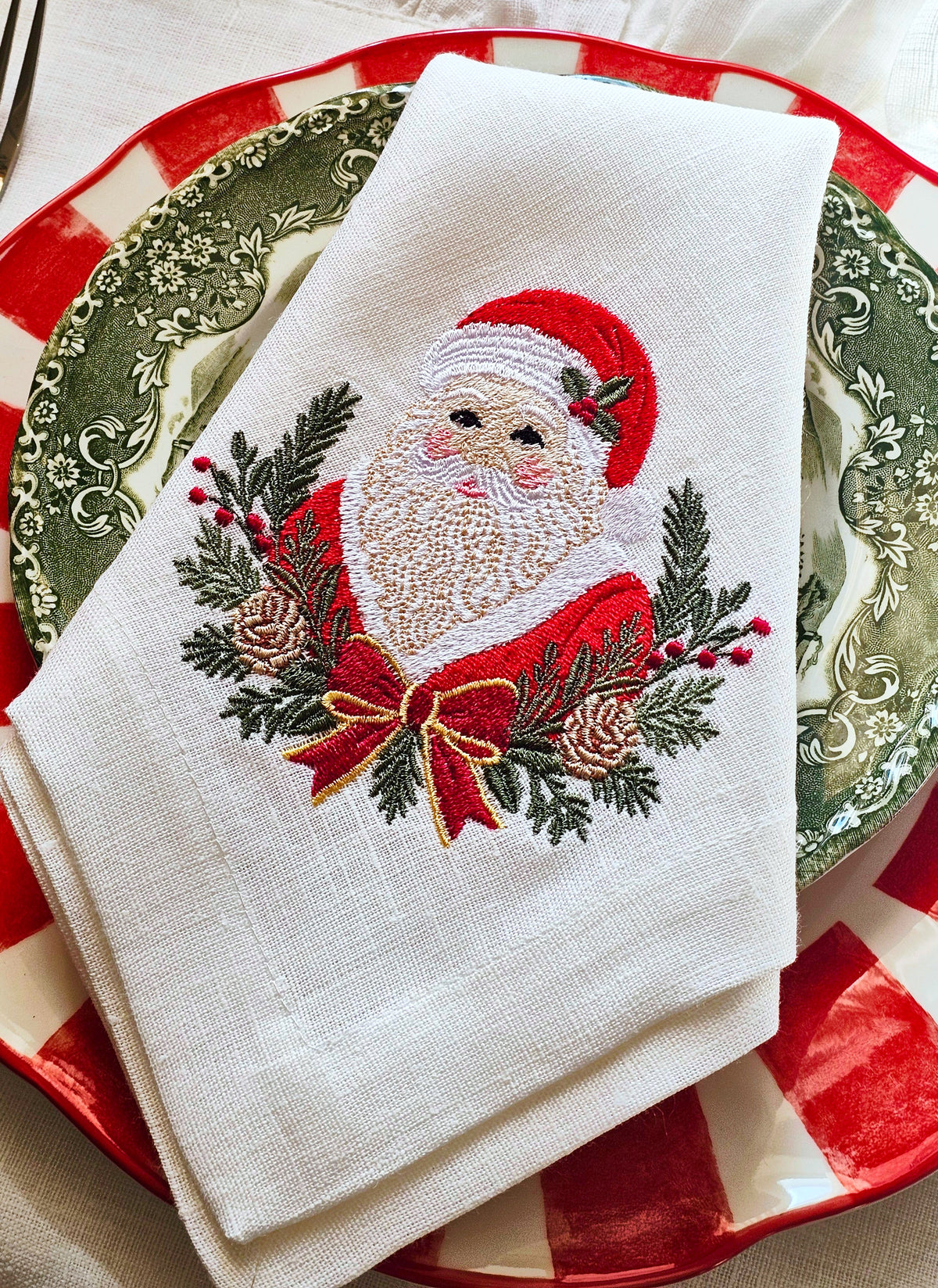 #143 | Santa Claus Pinecone Wreath