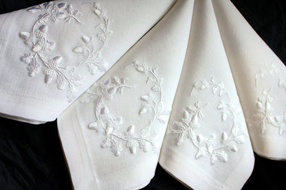 #059 | Whitework Acorn Wreath in Raised Embroidery