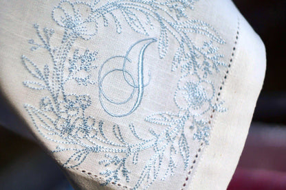 #047 | Delicate Botanical Wreath with Script Monogram | Personalized