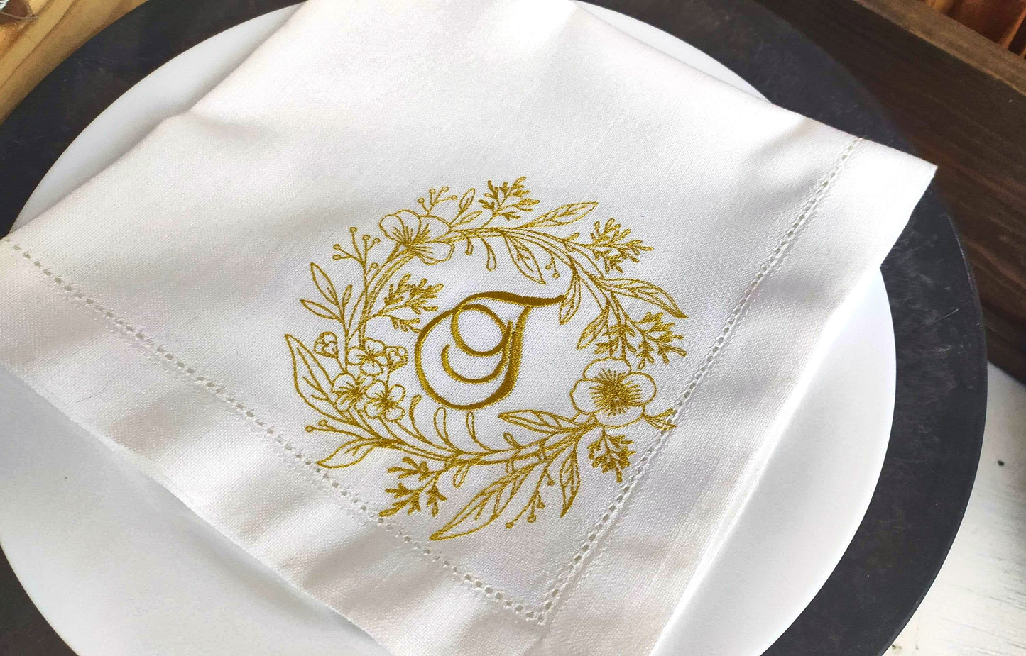 #047 | Delicate Botanical Wreath with Script Monogram | Personalized