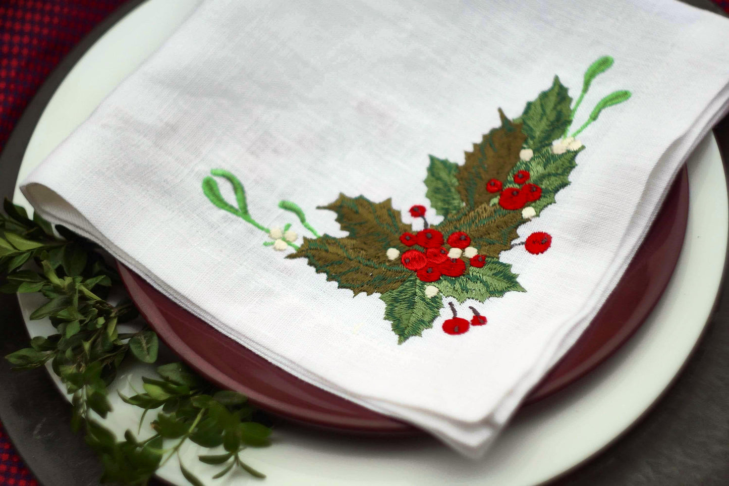 #046 | Classic Holly Cluster with Mistletoe Sprigs