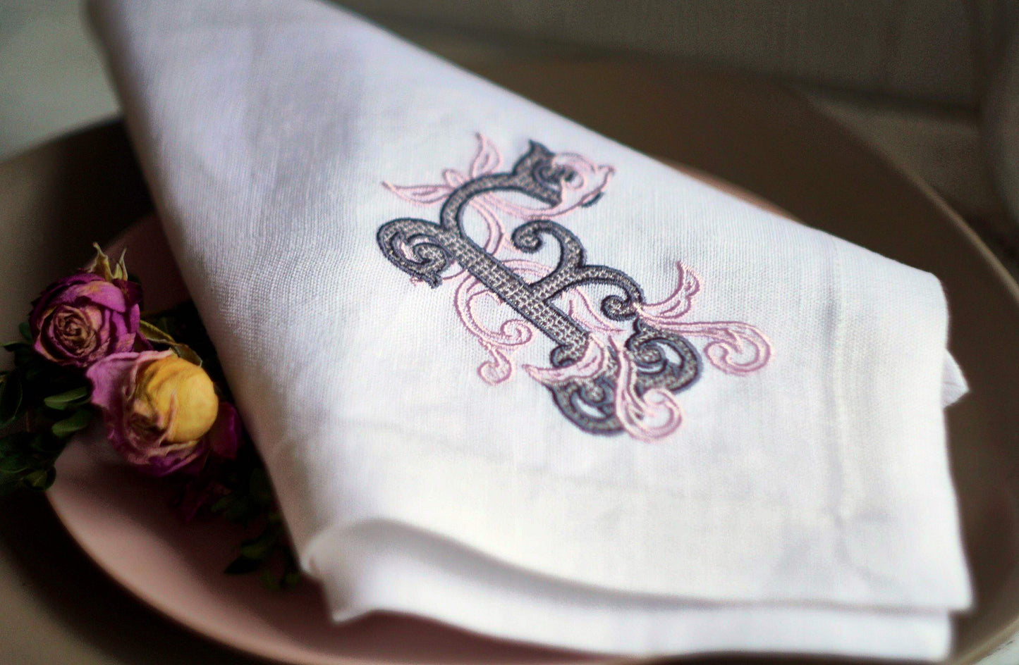 #041 | Victorian Scroll Monogram | Personalized