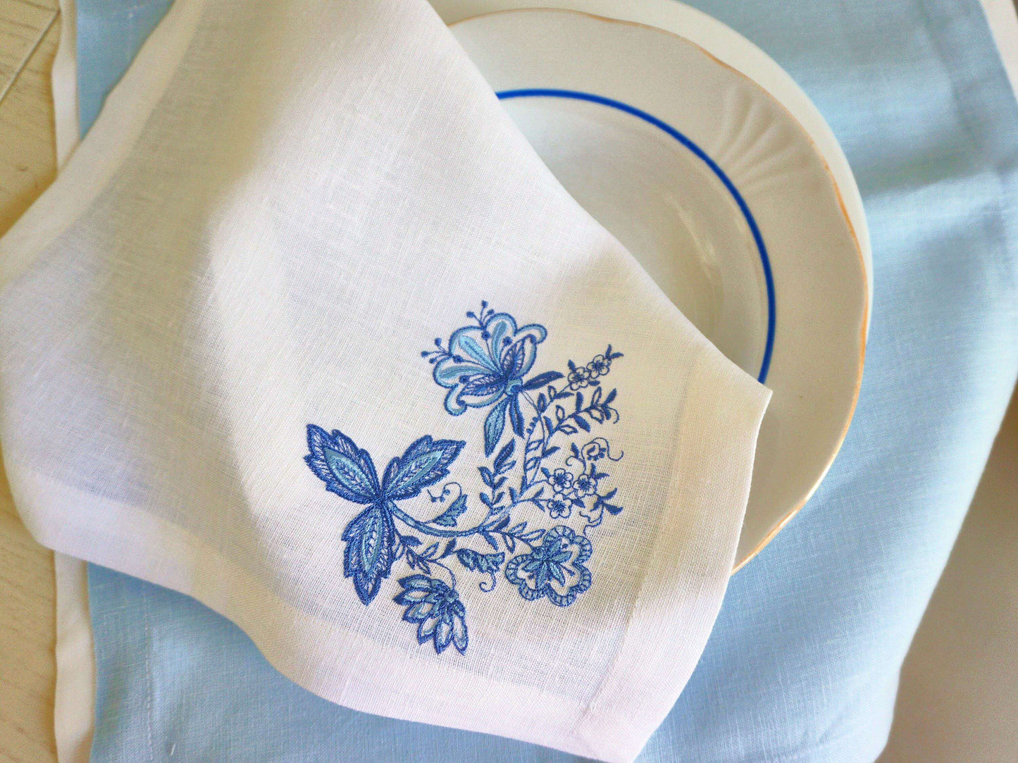 #091 | Blue Delft-Style Floral Spray