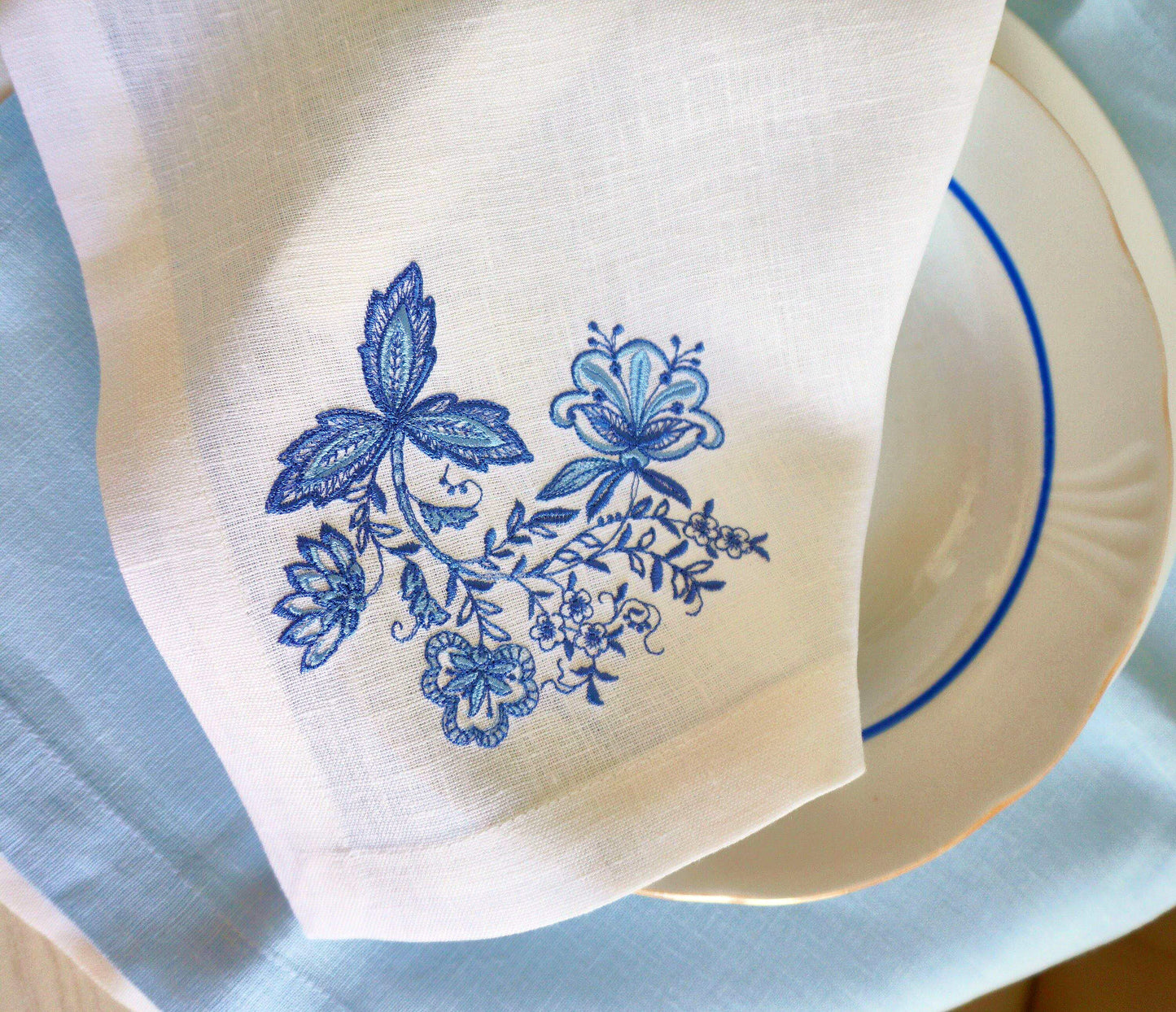 #091 | Blue Delft-Style Floral Spray
