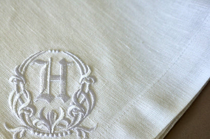 #075 | White Monogram in Ornate Oval Frame | Personalized
