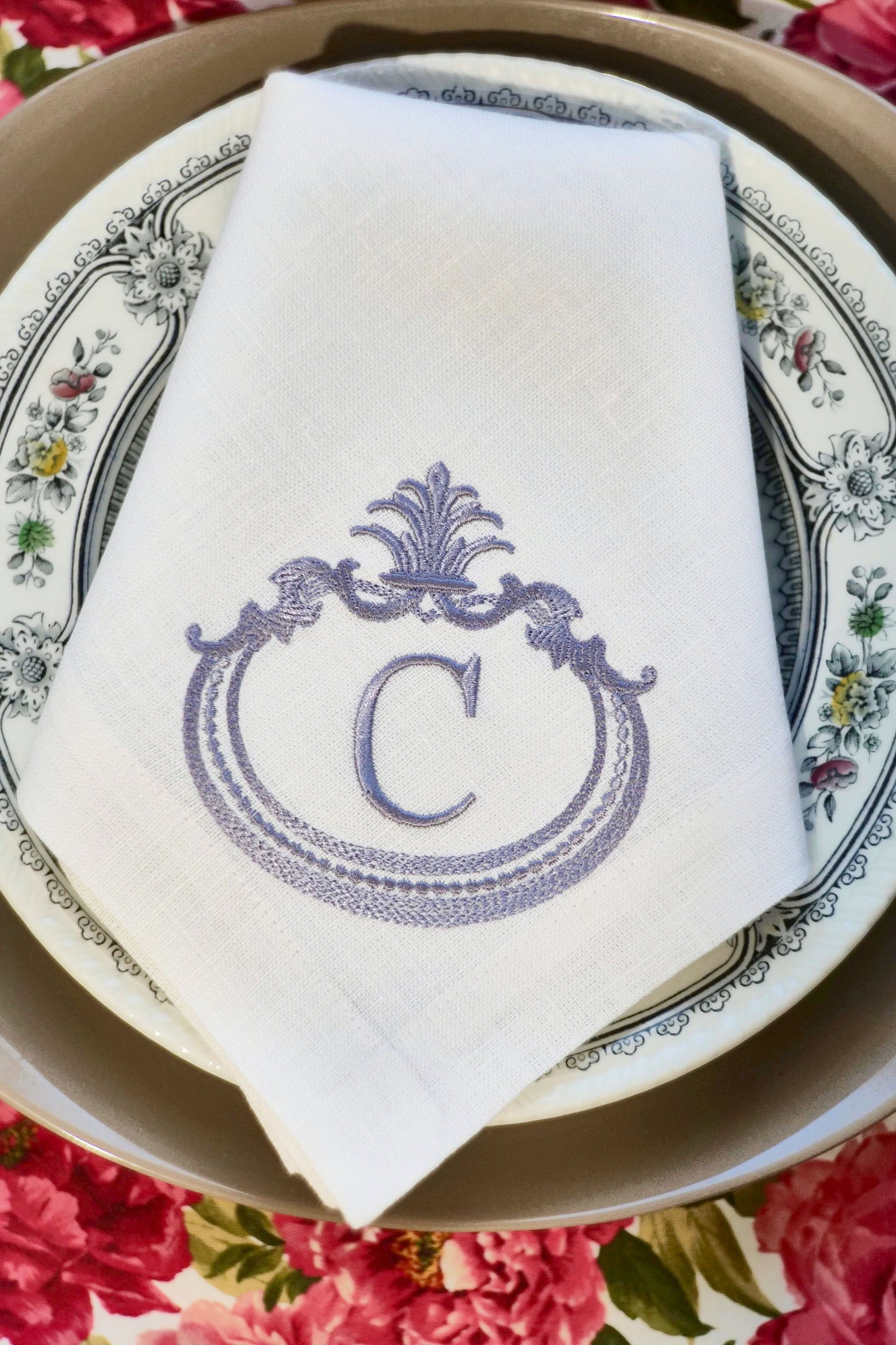 #121 | Ornate Regal Crest Oval Monogram | Personalized