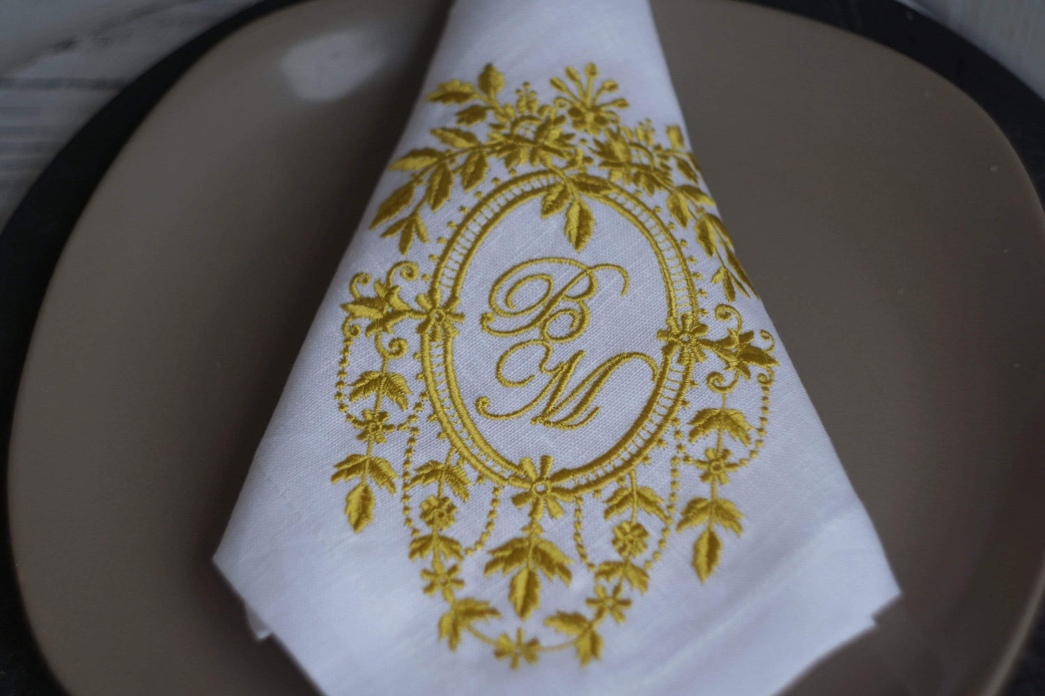 embroidered napkins, monogrammed napkins, personalized napkins, birthday napkins, table decoration, Cloth Dinner Napkins, Wedding napkins