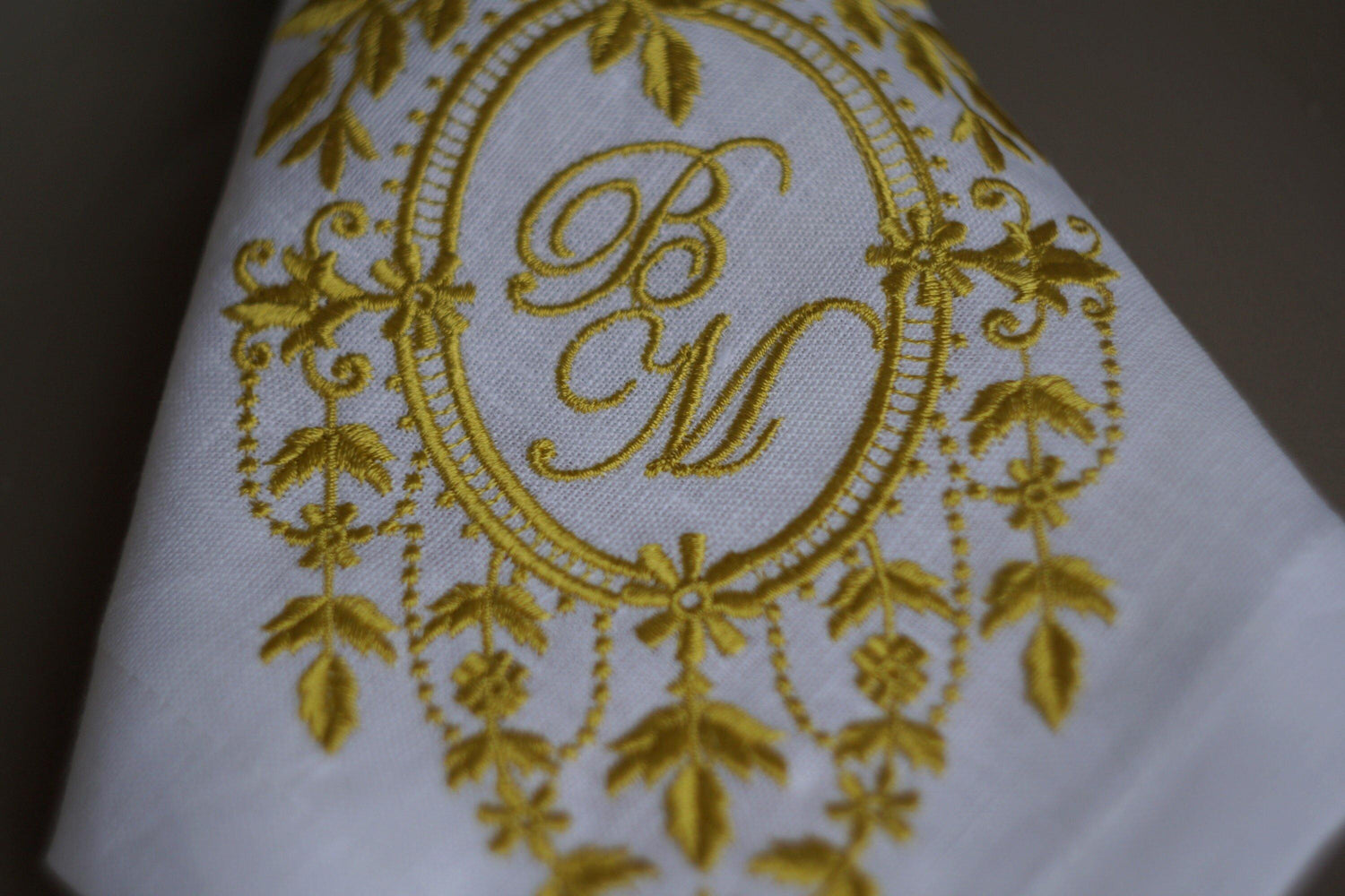 embroidered napkins, monogrammed napkins, personalized napkins, birthday napkins, table decoration, Cloth Dinner Napkins, Wedding napkins