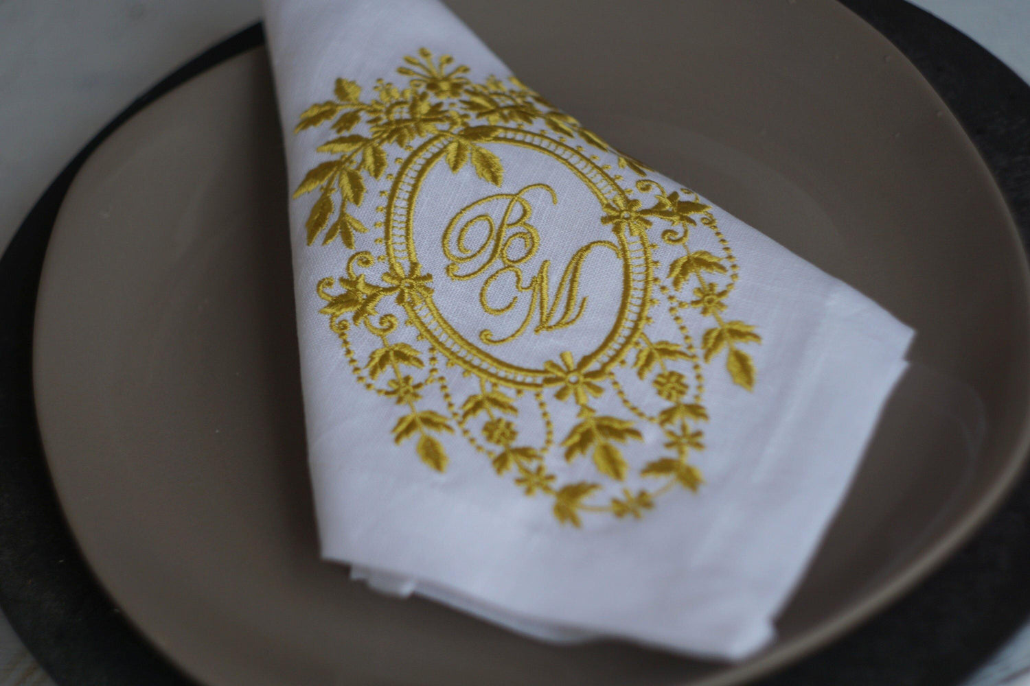 embroidered napkins, monogrammed napkins, personalized napkins, birthday napkins, table decoration, Cloth Dinner Napkins, Wedding napkins