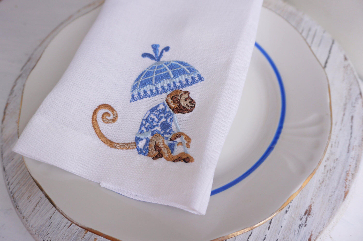 Blue Embroidered linen Napkins, table decoration, Embroidered Cloth Dinner Napkins, CHINOISERIE, Wedding napkins, monkey with umbrellas