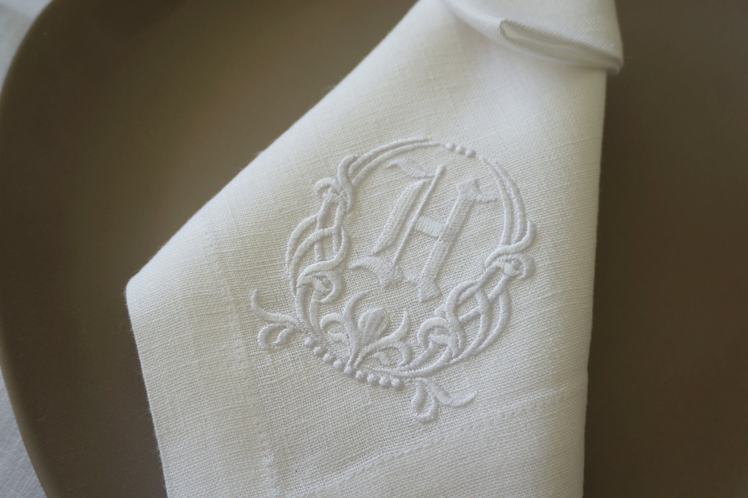 How to Iron-On Embroidered Monogram Letters on a Cloth Napkin (DIY Monogram  Napkins for Weddings) 