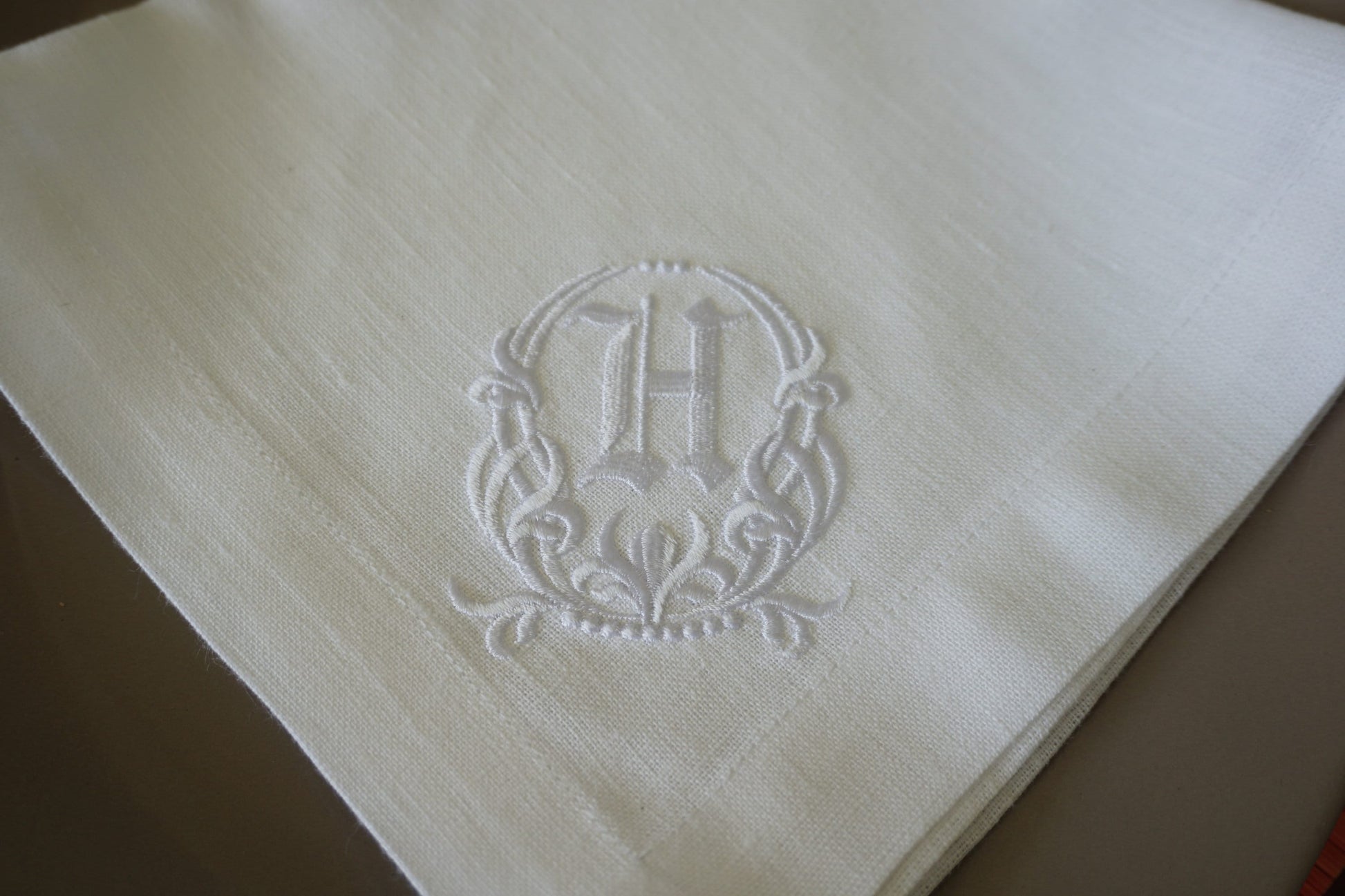white personalized embroidery on a white napkin, monogrammed napkin, birthday napkin, table decoration, Cloth Dinner Napkin, Wedding napkins
