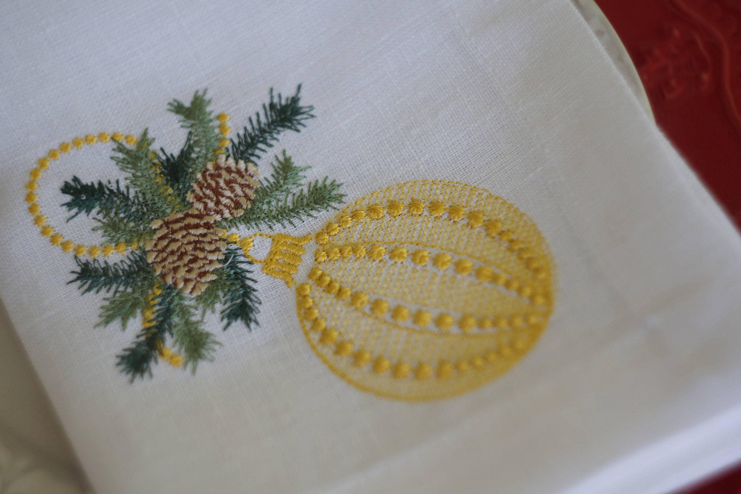 embroidered christmas napkins, christmas decorations, christmas cloth napkins, Holiday Table Decor, Cloth Dinner Napkins, linen napkins